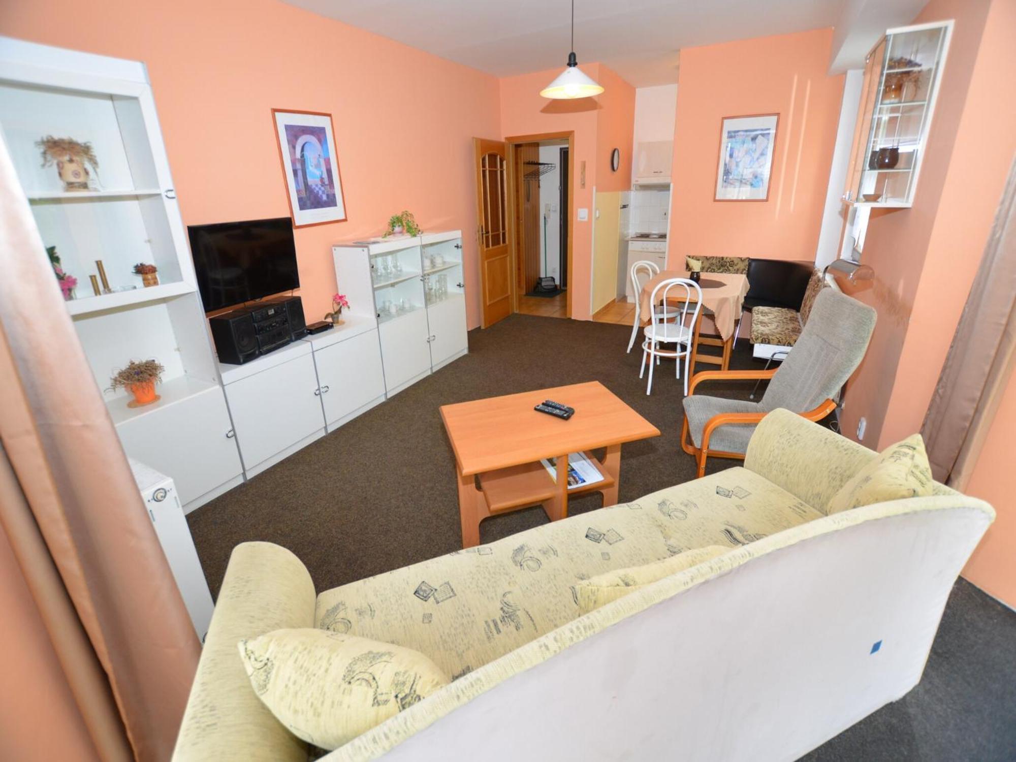 Snug Apartment In Jachymov Near Ski Area Eksteriør billede